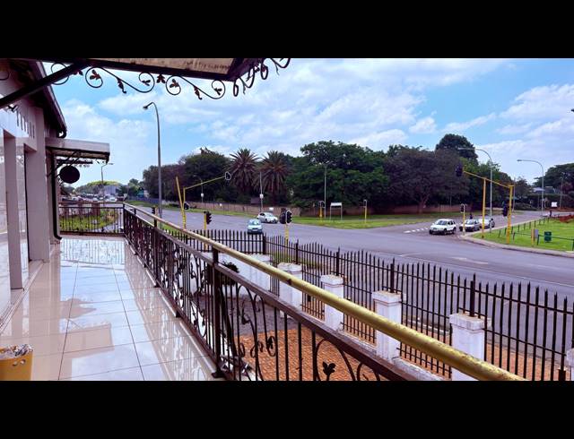1,600M² BUSINESS CENTRE FOR SALE IN WESTDENE